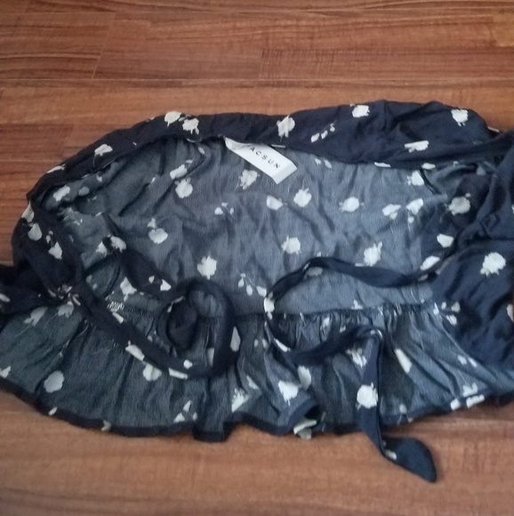 Brandy Melville john galt Cora top bnwt - Picture 4 of 7